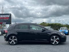 Photo of the vehicle Volkswagen Golf