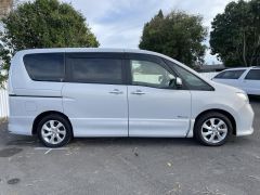 Photo of the vehicle Nissan Serena