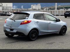 Photo of the vehicle Mazda Demio