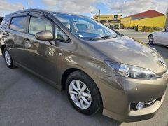 Photo of the vehicle Toyota Wish