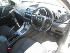 Photo of the vehicle Mazda Axela