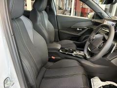 Photo of the vehicle Peugeot 2008