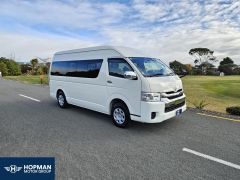 Photo of the vehicle Toyota HiAce