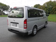 Photo of the vehicle Toyota HiAce