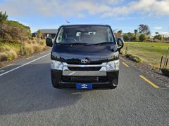 Photo of the vehicle Toyota HiAce