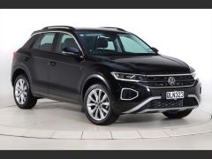 Photo of the vehicle Volkswagen T-Roc