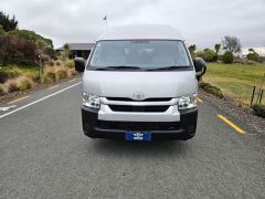 Photo of the vehicle Toyota HiAce