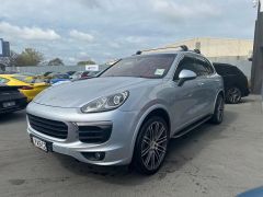 Photo of the vehicle Porsche Cayenne