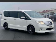 Photo of the vehicle Nissan Serena