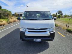 Photo of the vehicle Toyota HiAce