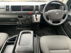 Photo of the vehicle Toyota HiAce