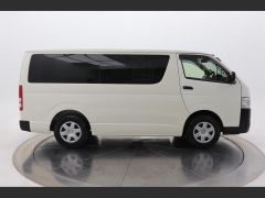 Photo of the vehicle Toyota HiAce