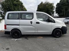 Photo of the vehicle Nissan NV200