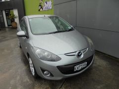 Photo of the vehicle Mazda Demio