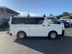 Photo of the vehicle Toyota HiAce