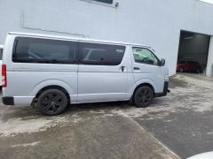 Photo of the vehicle Toyota HiAce