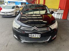 Photo of the vehicle Citroen C4