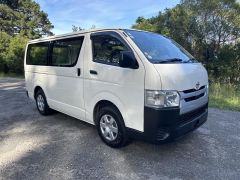 Photo of the vehicle Toyota HiAce