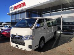 Photo of the vehicle Toyota HiAce