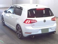 Photo of the vehicle Volkswagen Golf