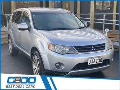 Photo of the vehicle Mitsubishi Outlander