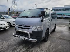 Photo of the vehicle Toyota HiAce