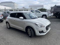 Photo of the vehicle Suzuki Swift