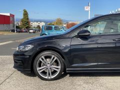 Photo of the vehicle Volkswagen Golf