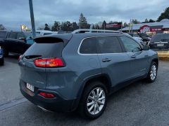 Photo of the vehicle Jeep Cherokee