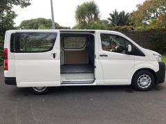 Photo of the vehicle Toyota HiAce