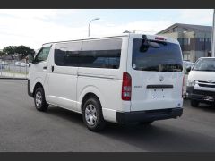 Photo of the vehicle Toyota HiAce