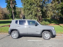 Photo of the vehicle Jeep Renegade