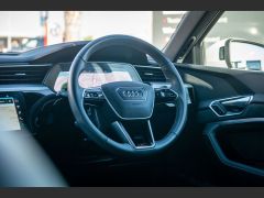 Photo of the vehicle Audi e-tron