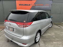 Photo of the vehicle Toyota Estima