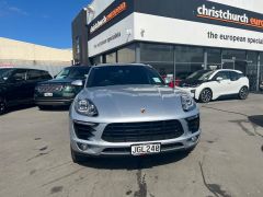 Photo of the vehicle Porsche Macan