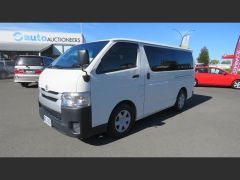 Photo of the vehicle Toyota HiAce