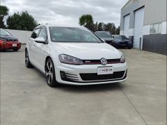 Photo of the vehicle Volkswagen Golf