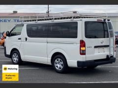 Photo of the vehicle Toyota HiAce