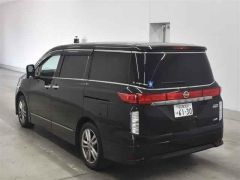 Photo of the vehicle Nissan Elgrand