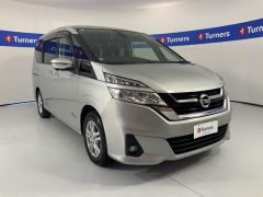 Photo of the vehicle Nissan Serena