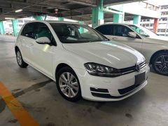 Photo of the vehicle Volkswagen Golf