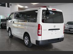 Photo of the vehicle Toyota HiAce