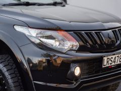 Photo of the vehicle Mitsubishi Triton