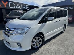 Photo of the vehicle Nissan Serena