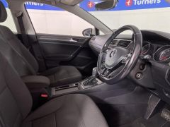 Photo of the vehicle Volkswagen Golf