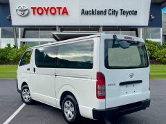 Photo of the vehicle Toyota HiAce