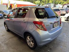 Photo of the vehicle Toyota Vitz