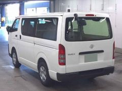 Photo of the vehicle Toyota HiAce