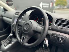 Photo of the vehicle Volkswagen Golf