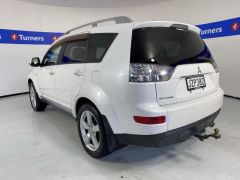 Photo of the vehicle Mitsubishi Outlander